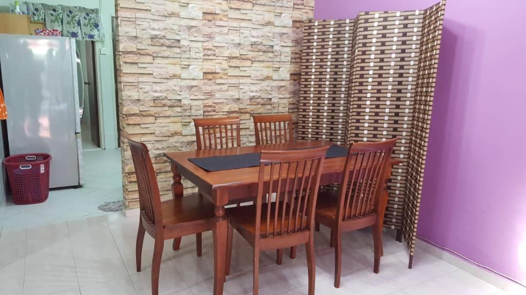 Homestay De Mitc Melaka Екстер'єр фото